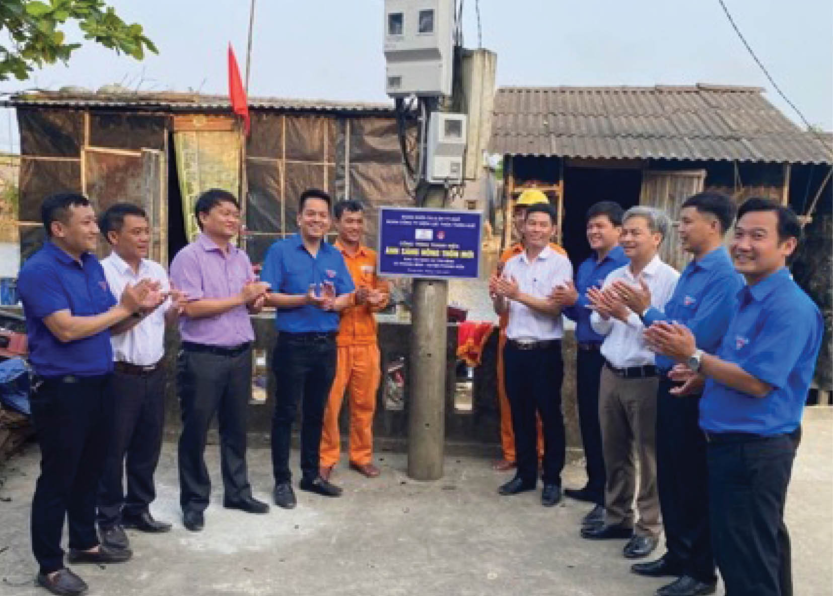 Hướng về người dân và trẻ em khuyết tật