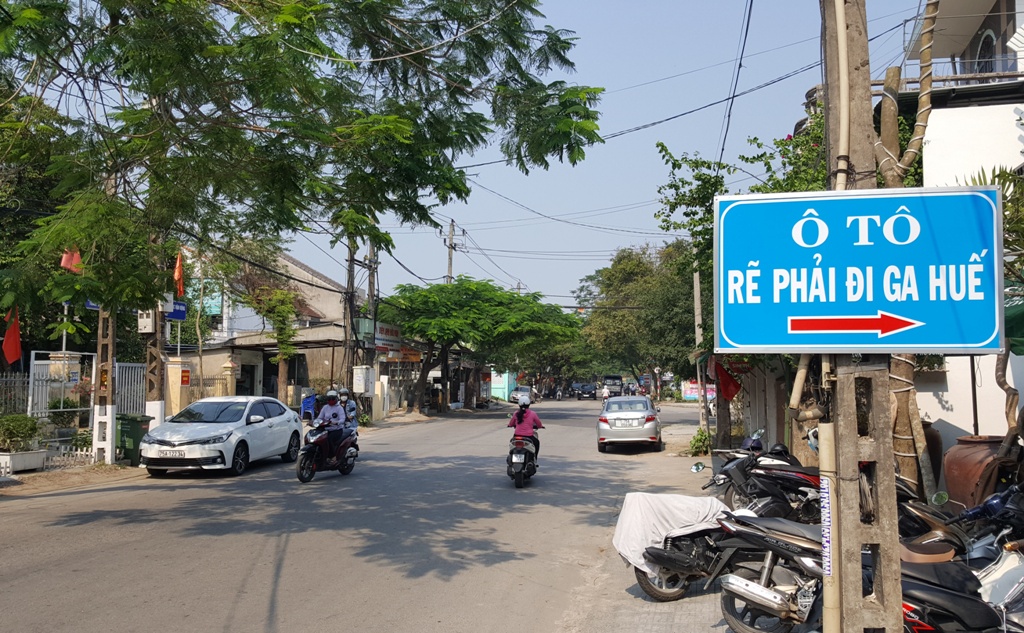 Kịp thời khắc phục tình trạng kẹt xe do rào chắn thi công cầu Chui