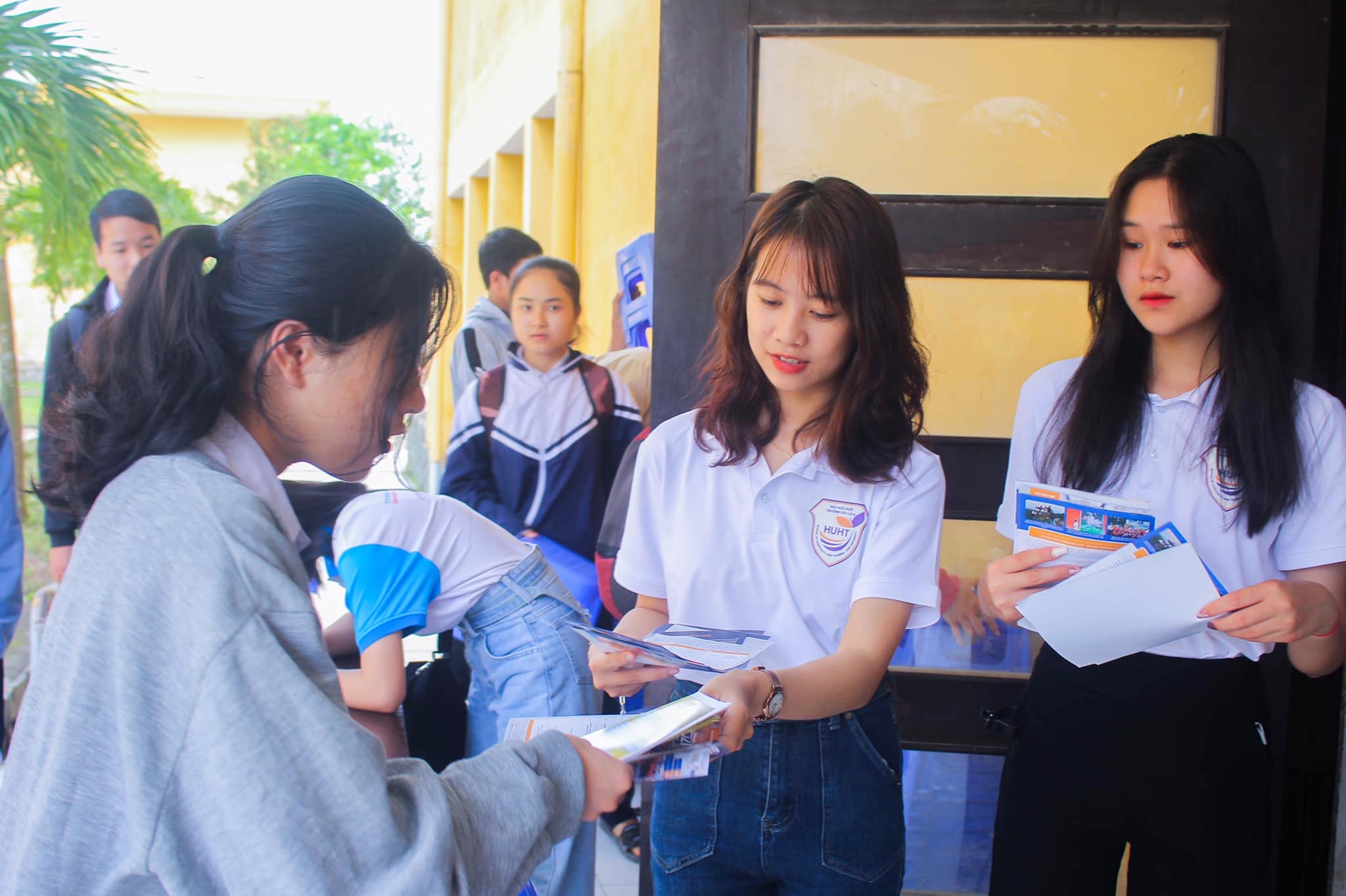 Hơn 5 000 chỉ tiêu tuyển sinh theo phương thức riêng và xét học bạ