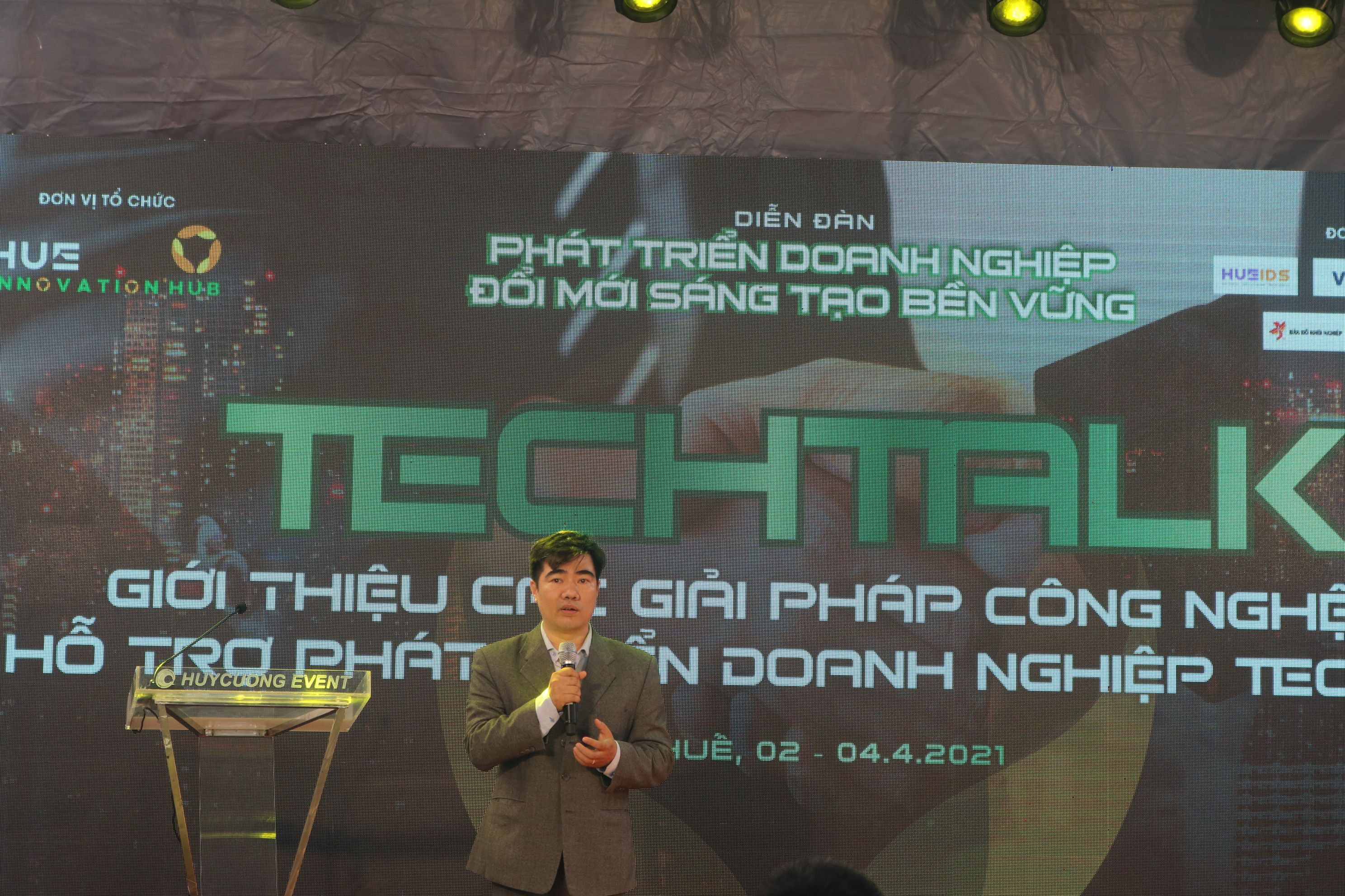 Chuyển đổi số là tất yếu