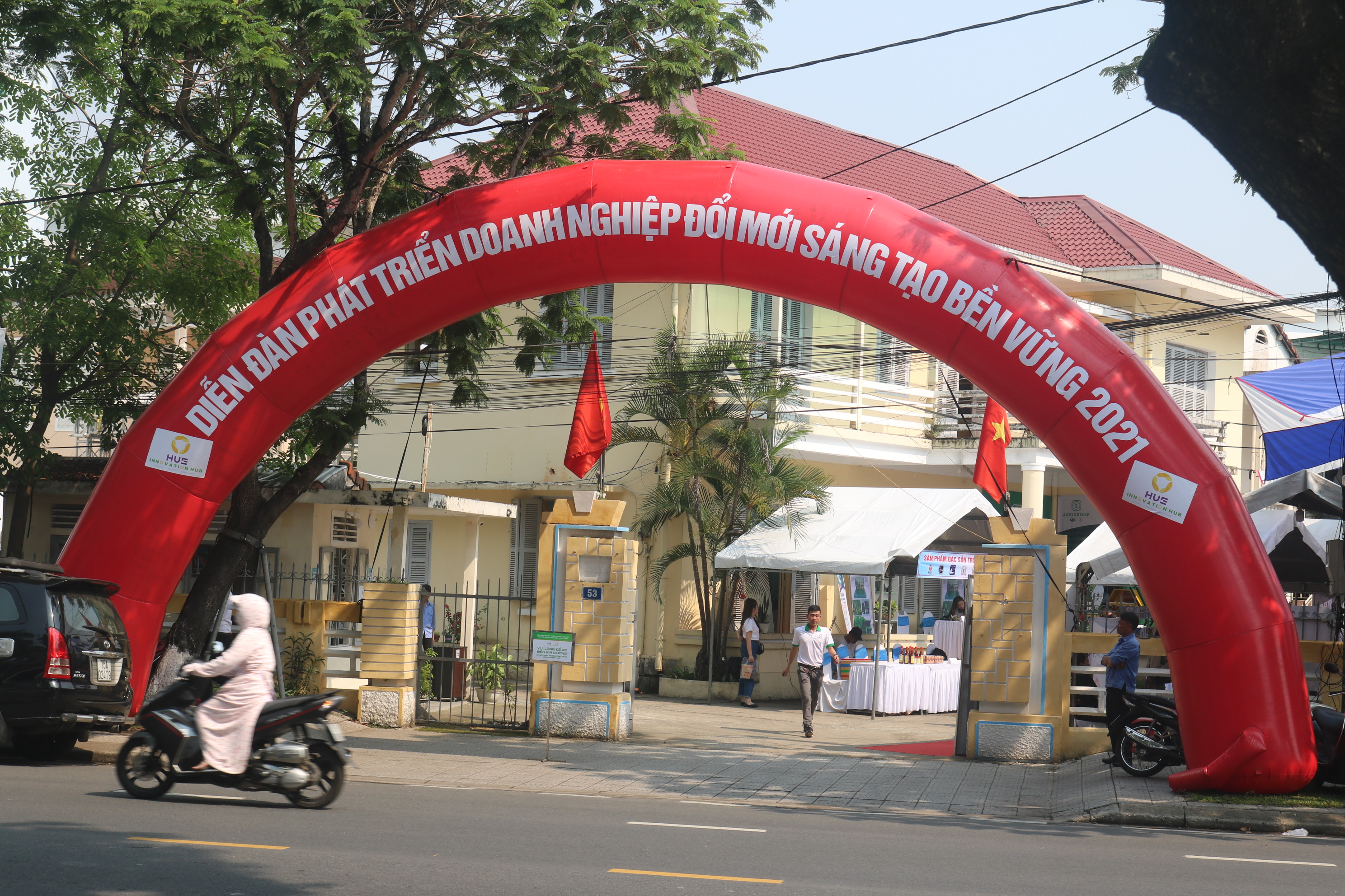 Kết nối, quảng bá các sản phẩm của ý tưởng khởi nghiệp