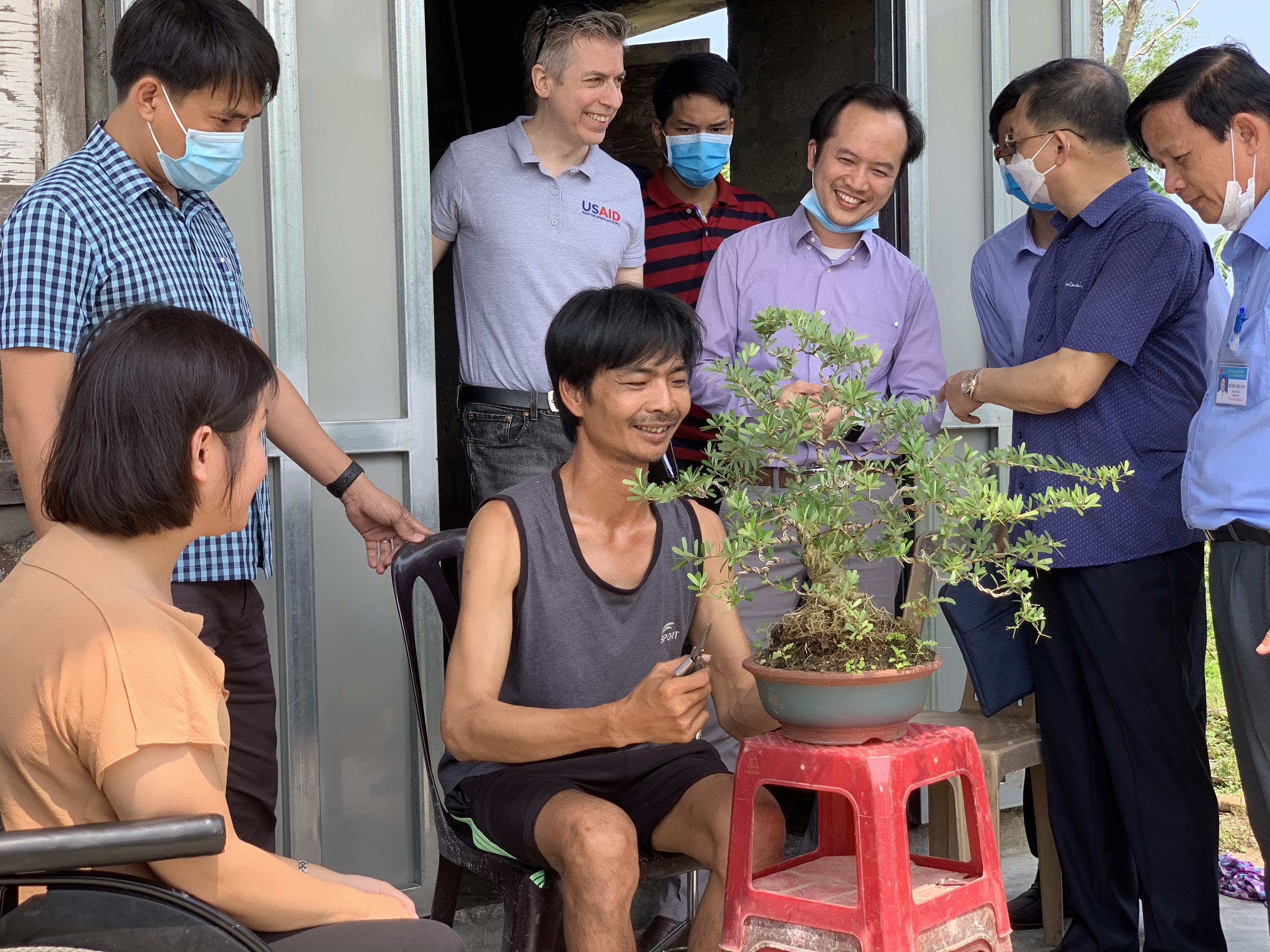 Tham quan mô hình “Nhà trung chuyển” tại Huế