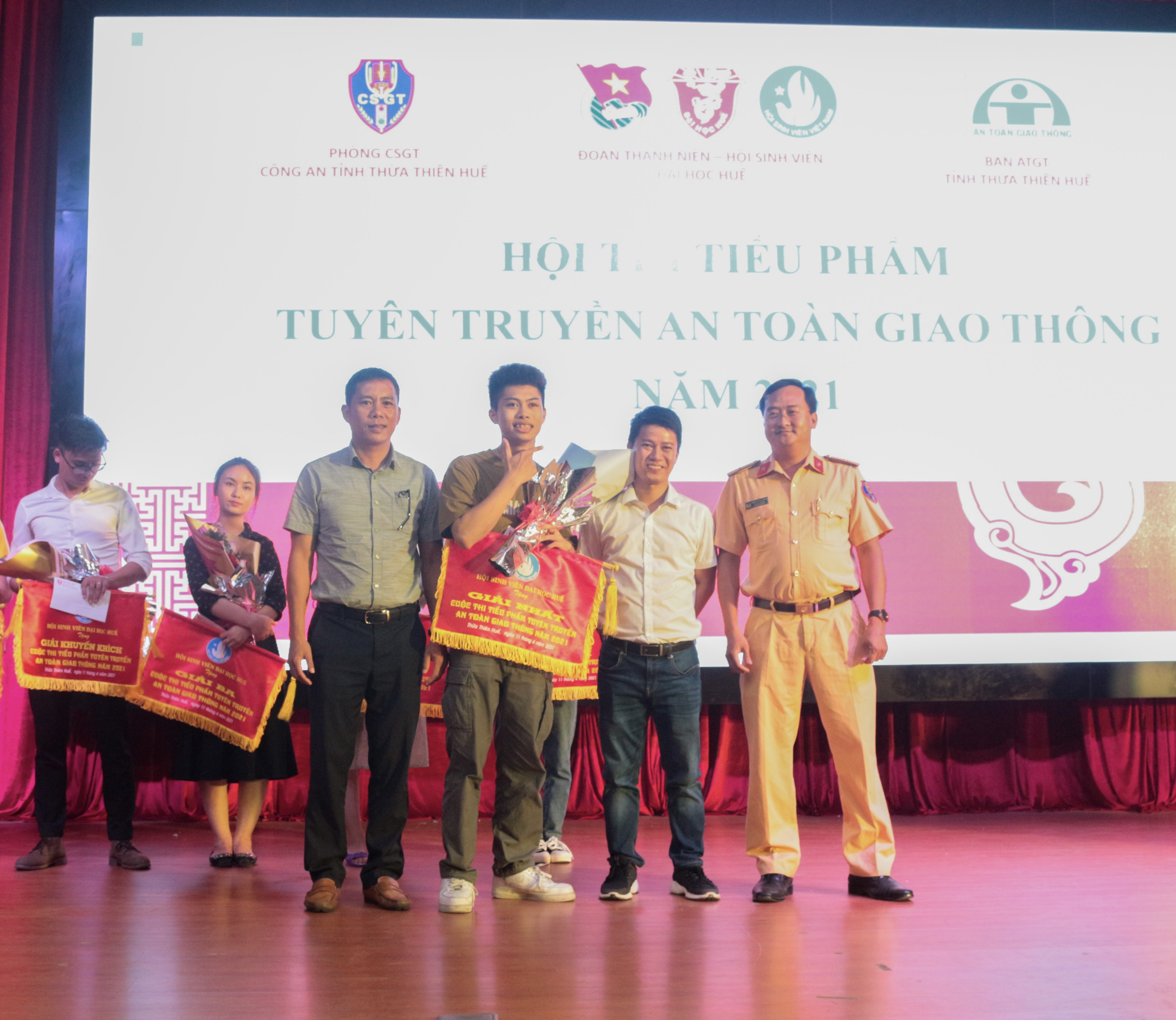 Sôi nổi cuộc thi “Tiểu phẩm tuyên truyền an toàn giao thông” 2021