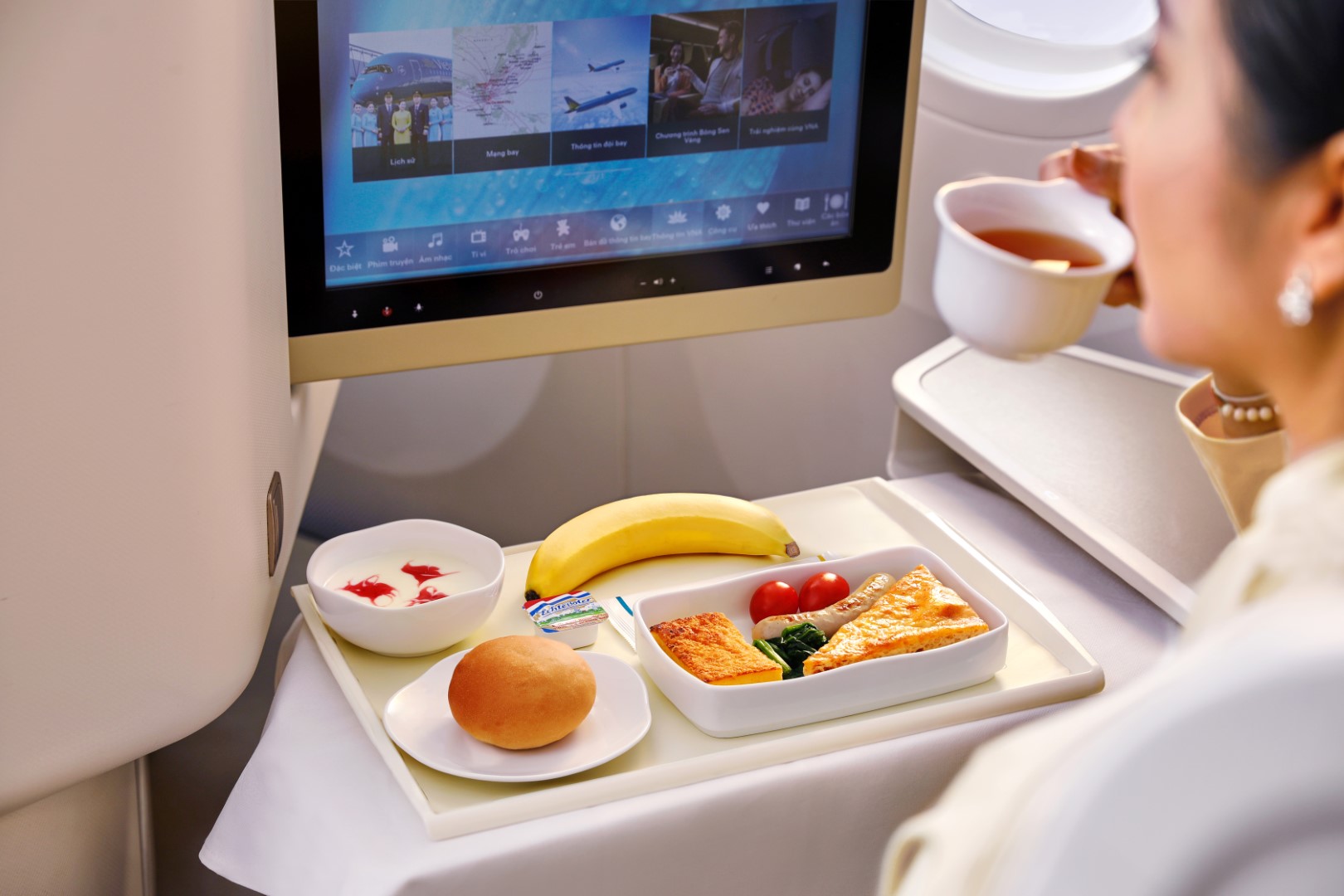 Vietnam Airlines “tăng tốc” chu kỳ thay đổi suất ăn trên không