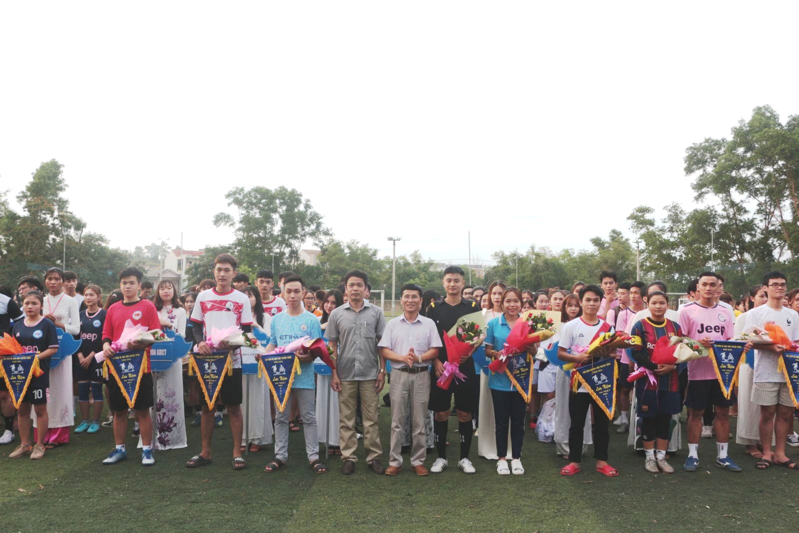 Khai mạc giải bóng đá truyền thống sinh viên Trường đại học Sư phạm