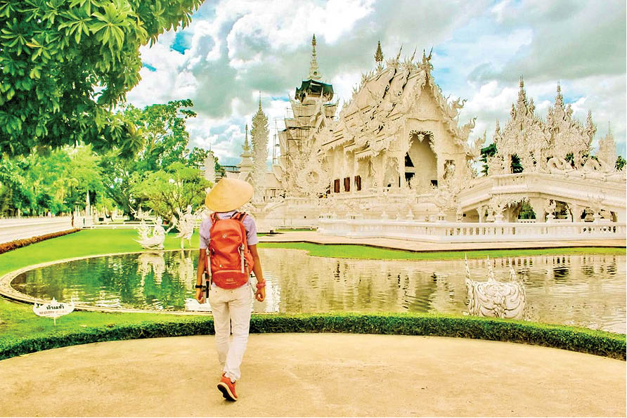 Nón lá “du hành” cùng Tin Tin