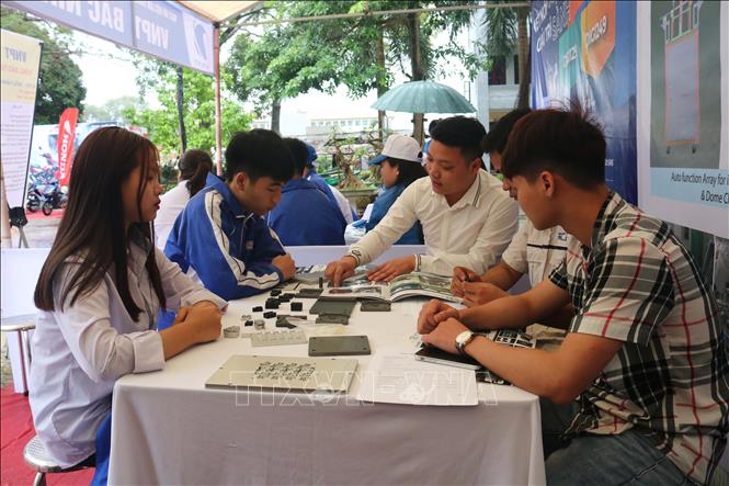 Quý I 2021, lao động nữ có việc làm phi chính thức tăng