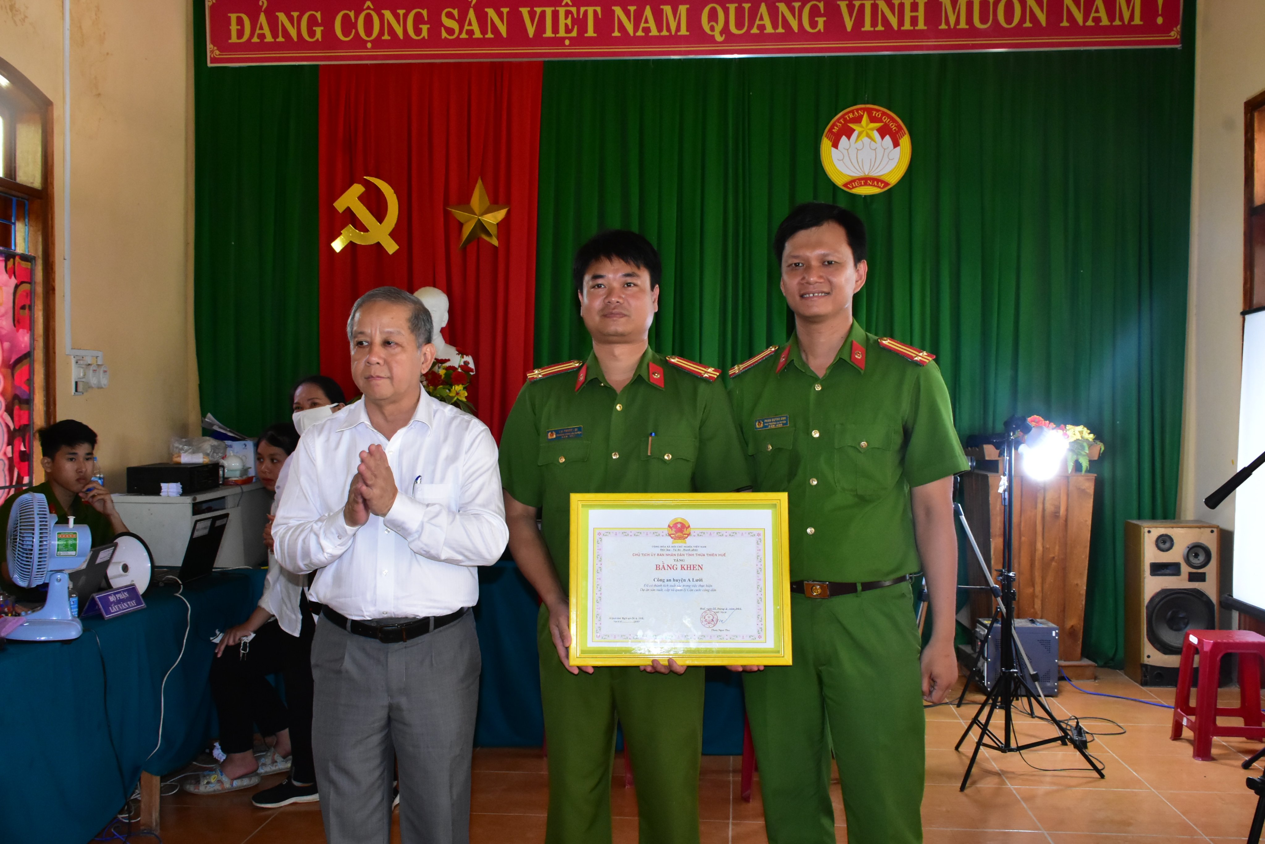 Phấn đấu hoàn thành cấp căn cước công dân trước 30 5 2021