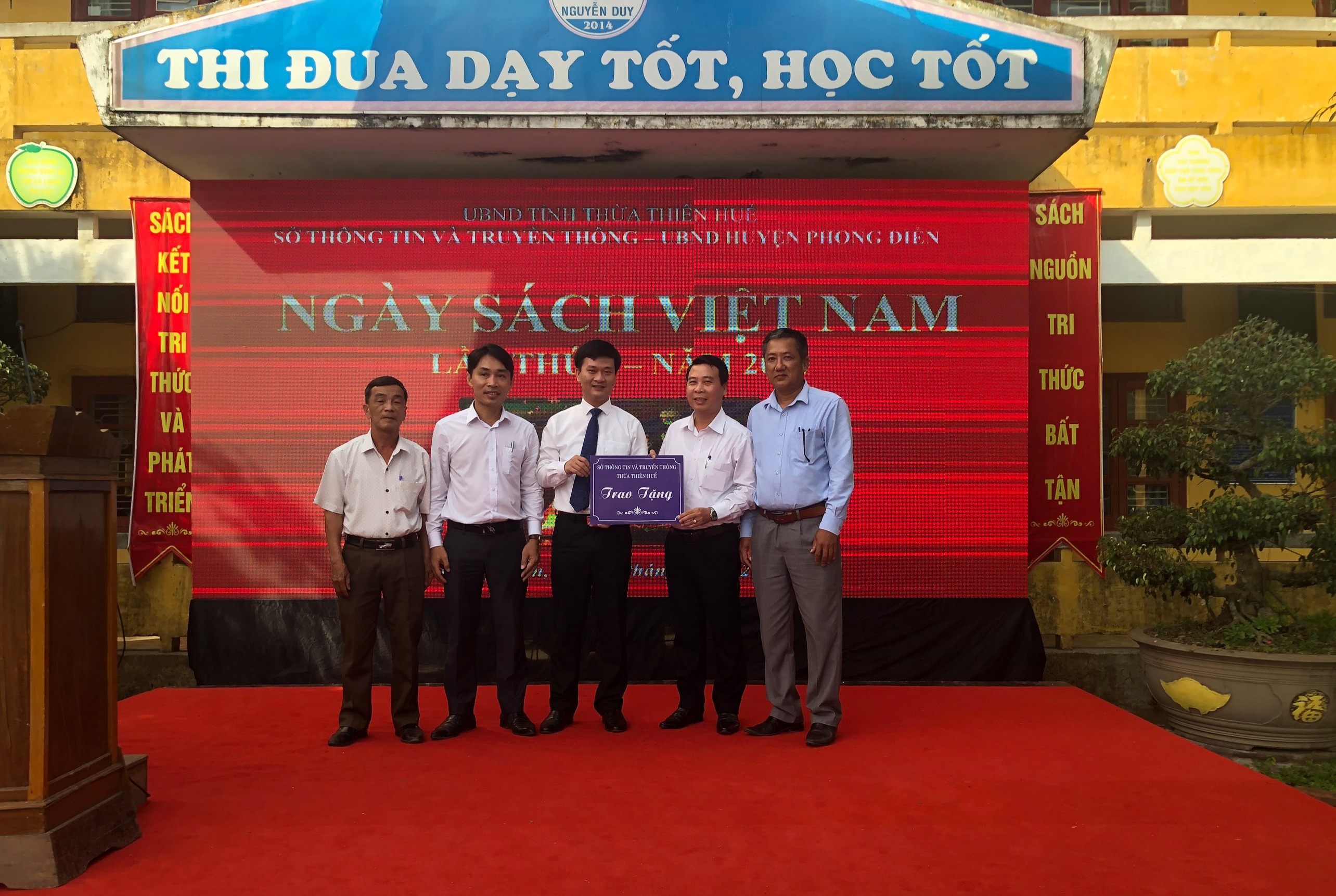 Khẳng định vai trò của sách và sự phát triển của văn hóa đọc