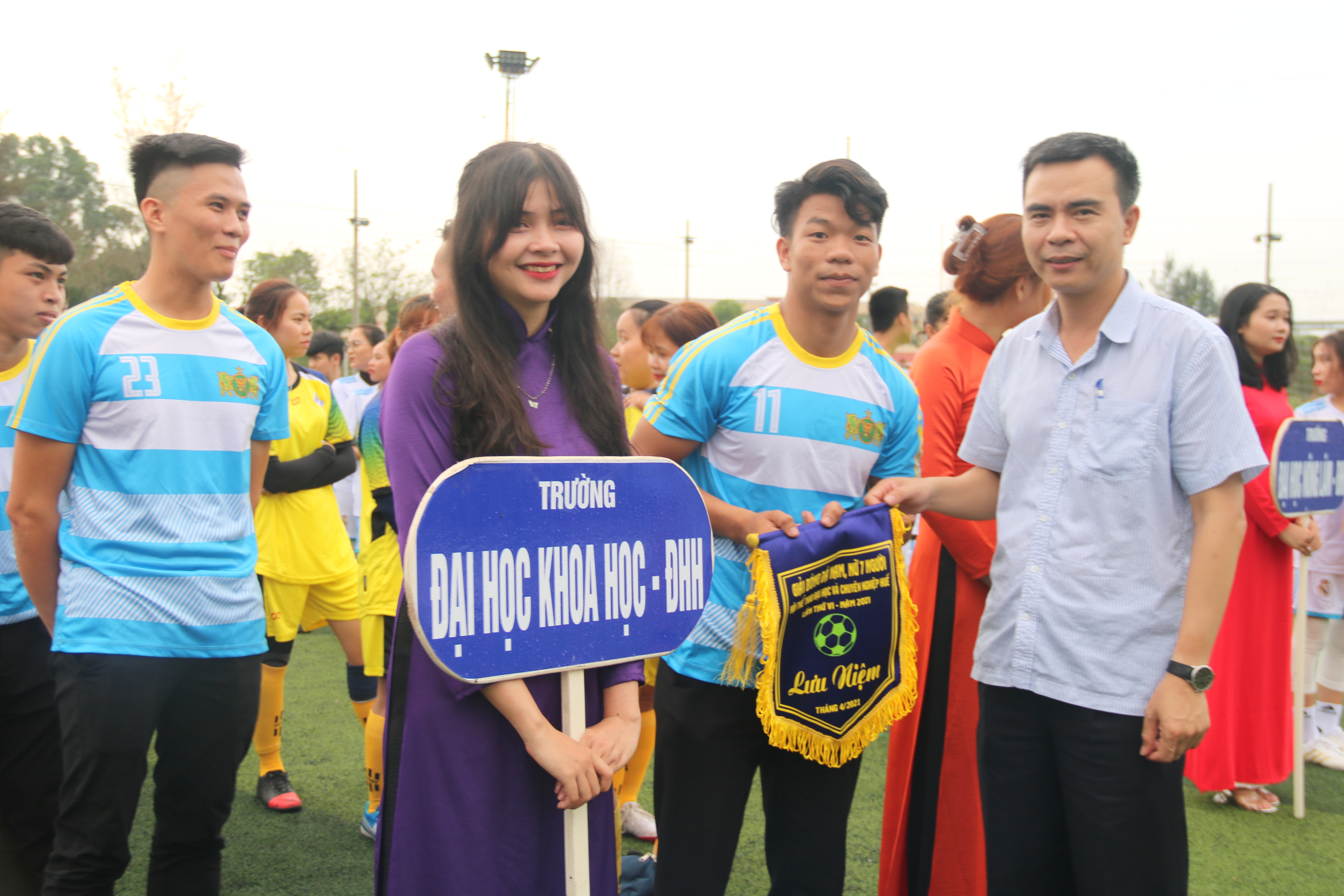 Khởi tranh giải bóng đá của Hội Thể thao đại học và chuyên nghiệp Huế