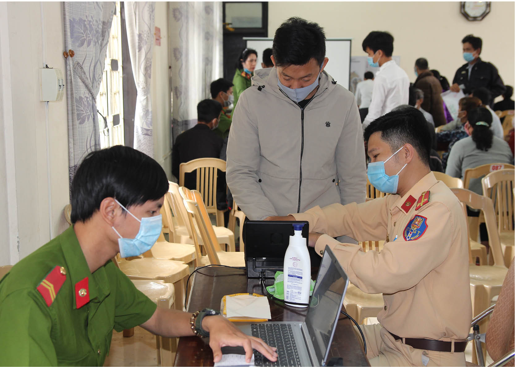 Cấp thẻ căn cước công dân Chạy đua với thời gian