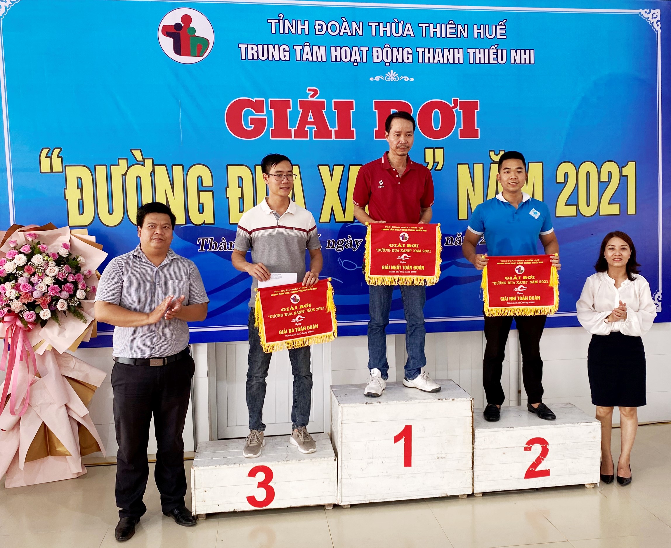 “Kình ngư nhí” tranh tài trên “đường đua xanh”