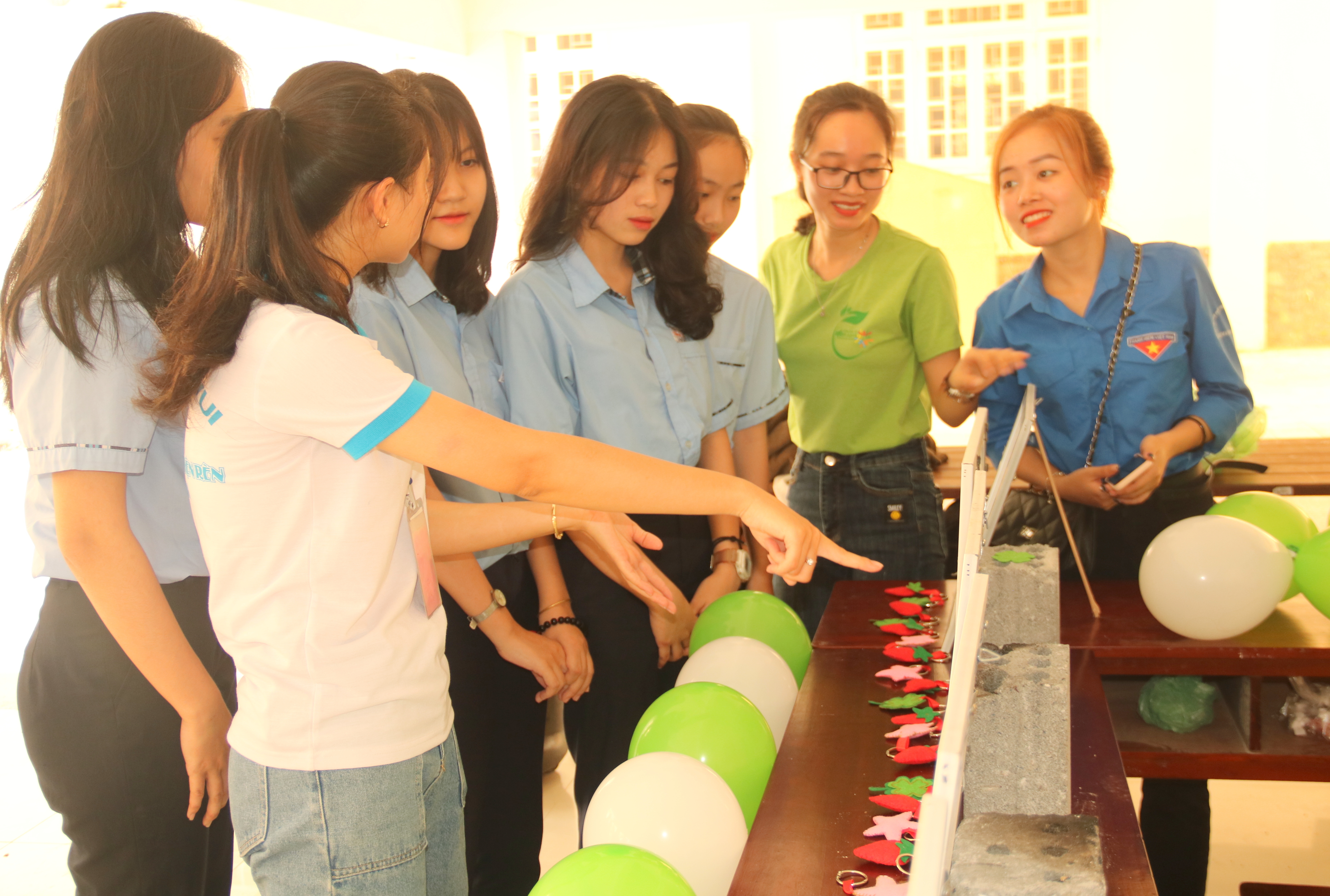 Hơn 500 học sinh THPT trải nghiệm tại Trường đại học Sư phạm