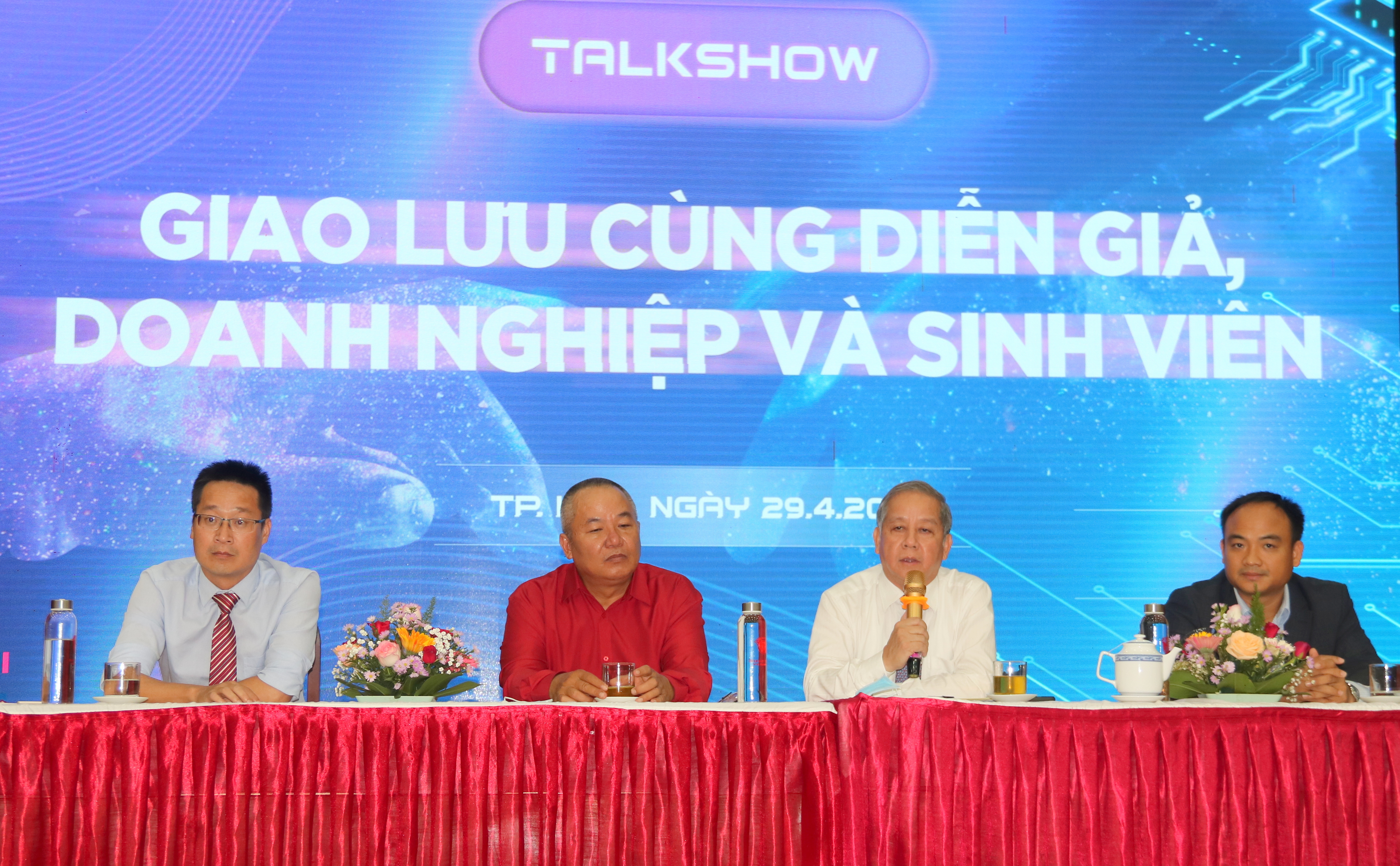 Nhu cầu nhân lực lớn, sinh viên cần chuẩn bị kiến thức và kỹ năng