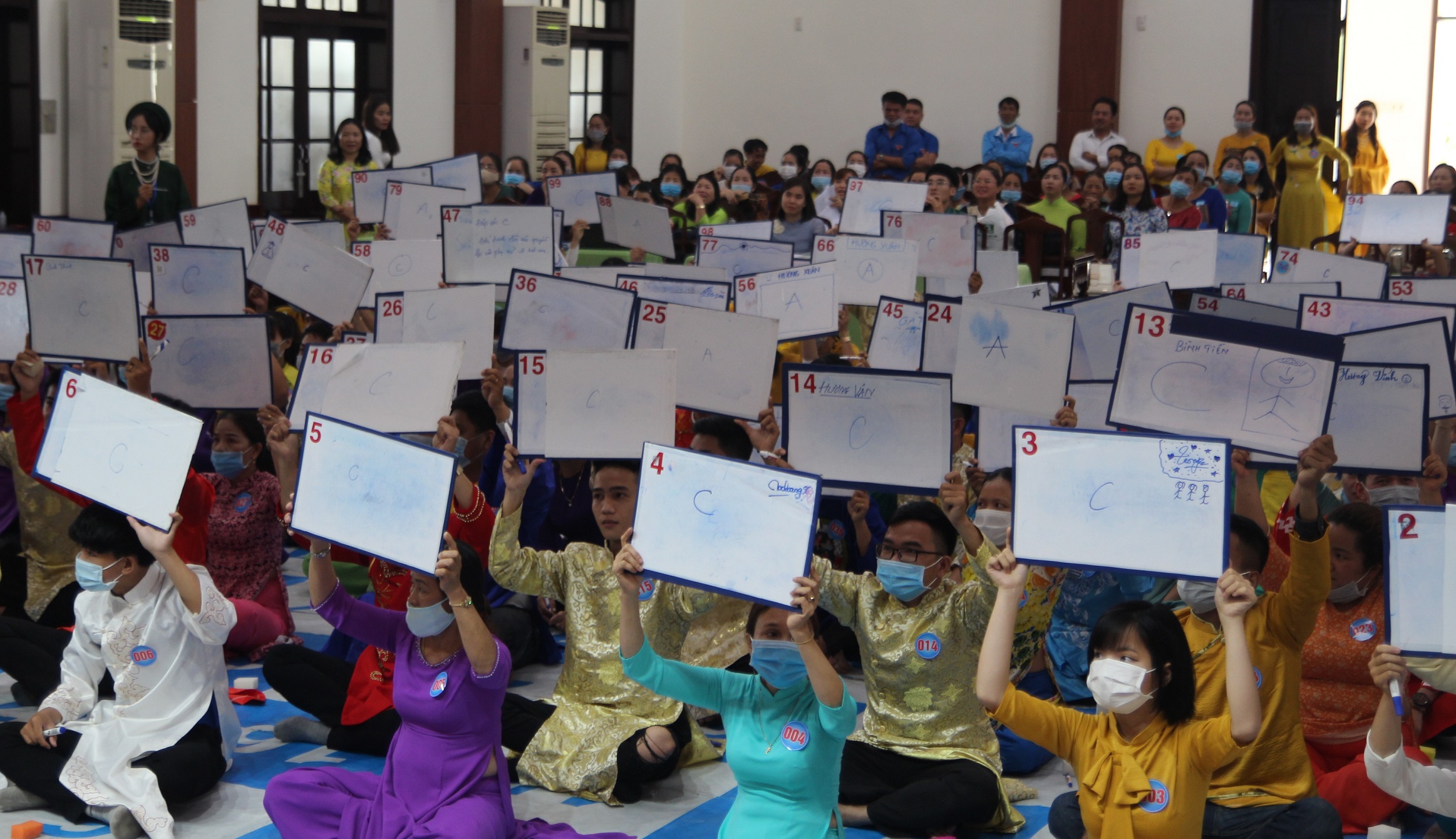 “Áo dài Việt Nam – Lan tỏa yêu thương”