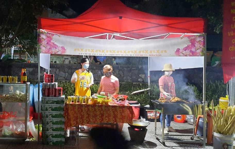 Bắt buộc đeo khẩu trang ở phiên chợ vùng cao