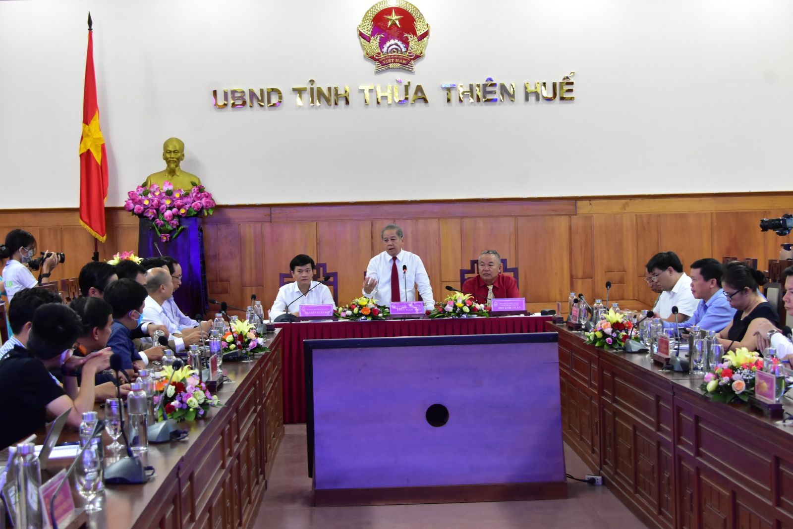 Seeking solutions to support Hue businesses in the work of digital transformation and co-development