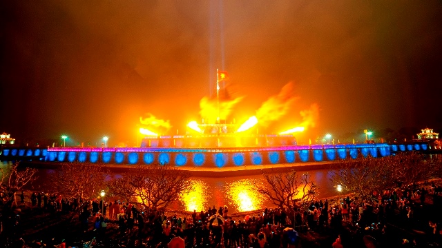 Firing of cannons at Hue Flag Tower resumed