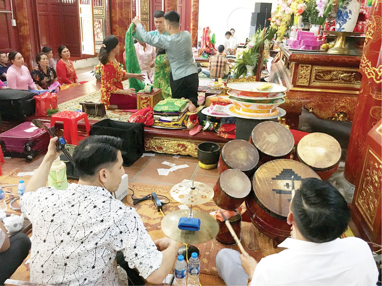 Tôn vinh không khéo thành… “báng bổ”