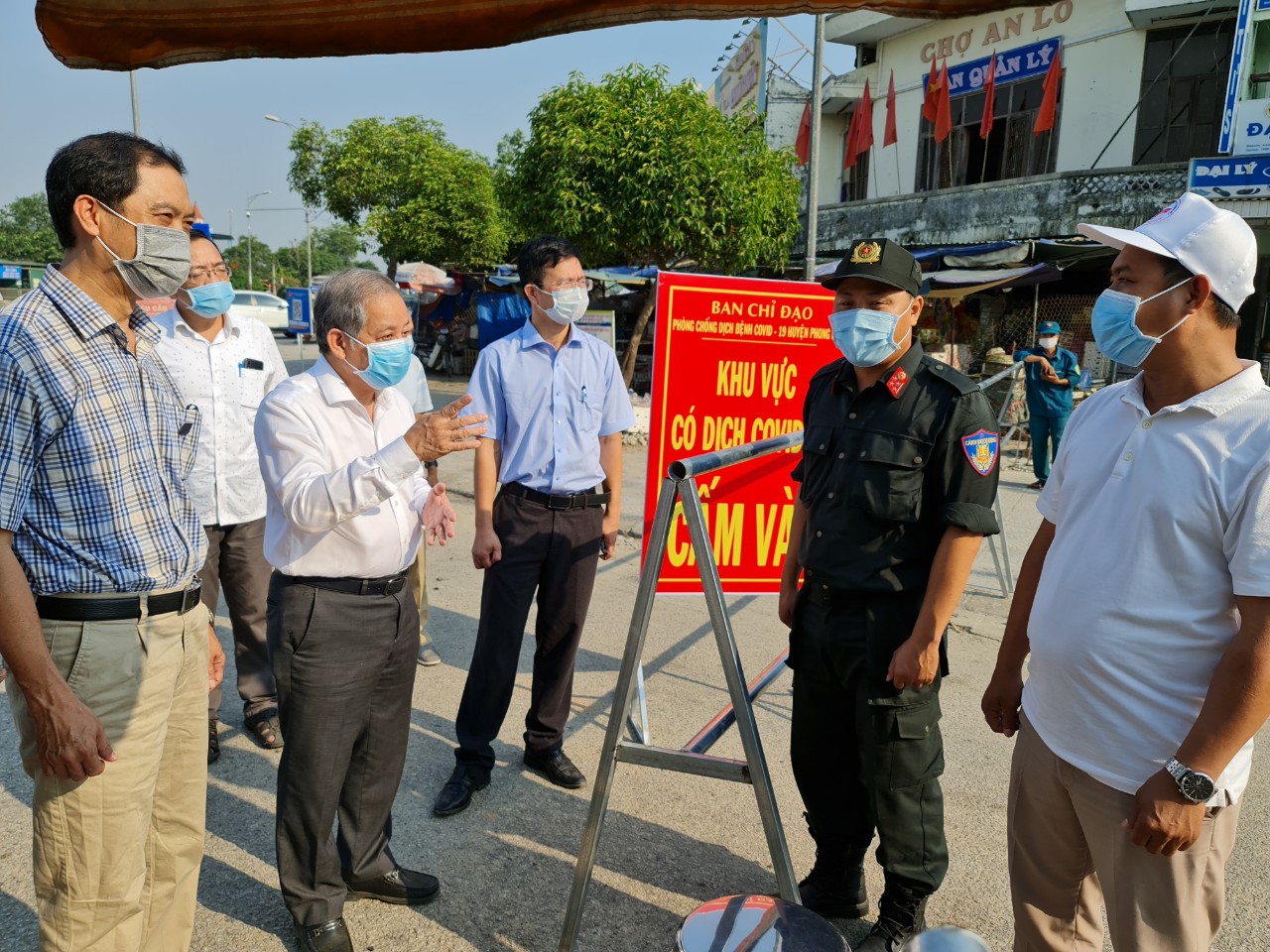 Đảm bảo đời sống cho người dân vùng phong tỏa