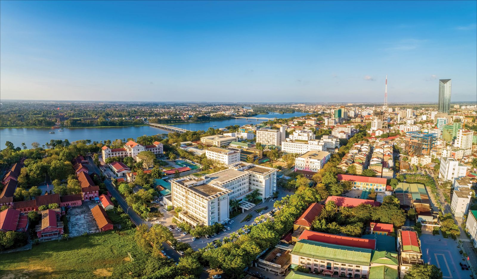 Which Hue City expansion direction is a priority