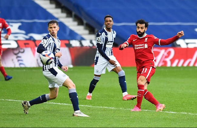 Alisson lập đại công, The Kop áp sát Top 4