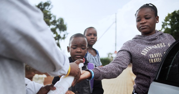 Nam Phi khởi động giai đoạn 2 của chương trình tiêm chủng vaccine COVID-19