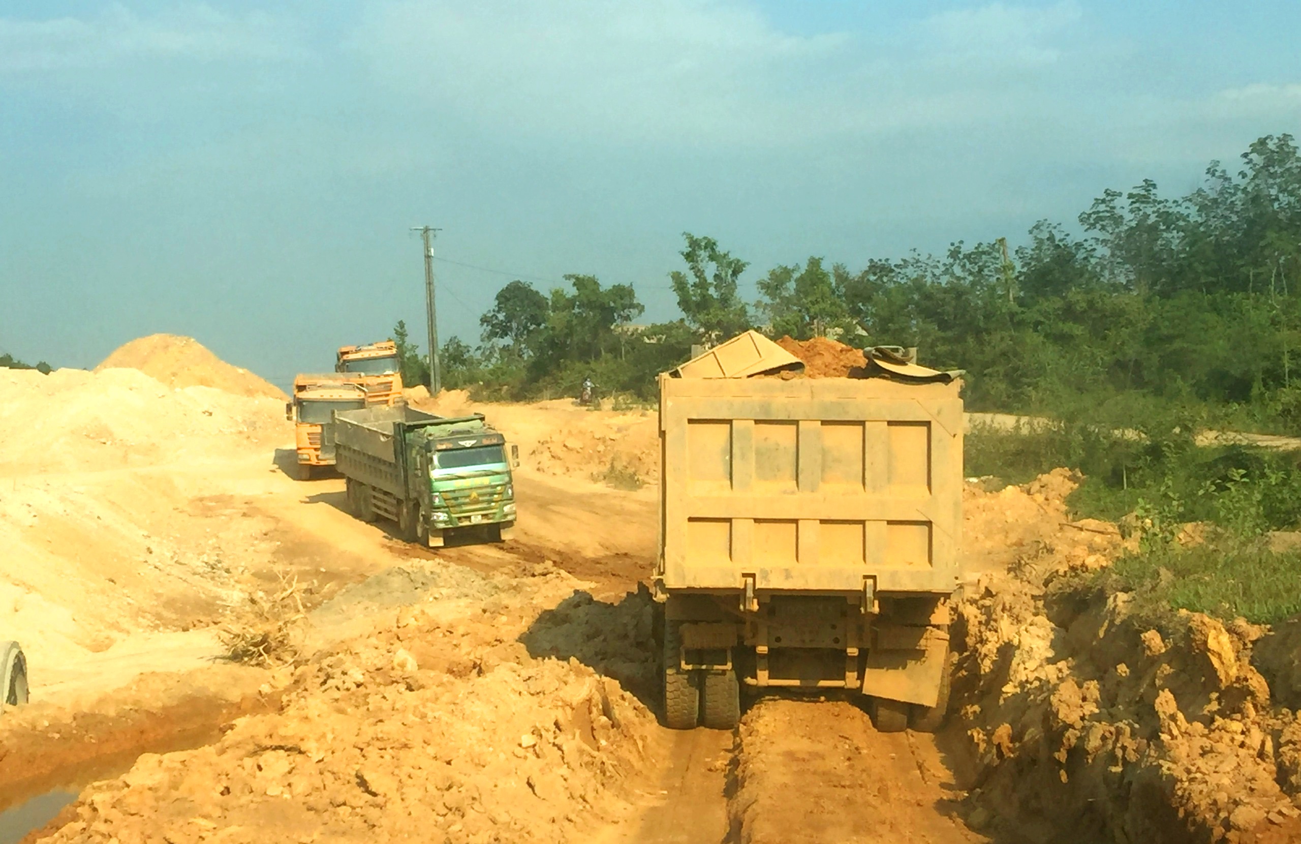 Những câu hỏi trong việc thi công gói xây lắp XL6 cao tốc Cam Lộ - La Sơn