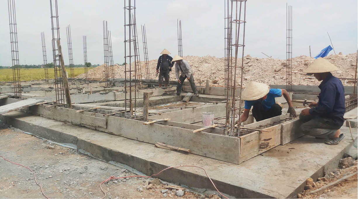 Niềm vui của người dân sống tạm bợ trên sông Ô Lâu