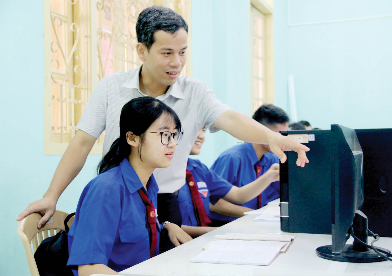 Công nghệ số vào trường học Bớt việc cho giáo viên