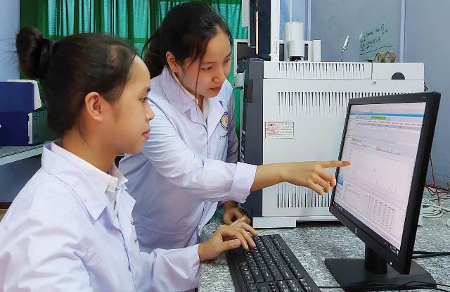 Rẽ lối trường nghề