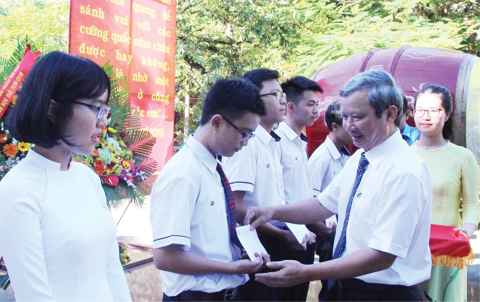 Trách nhiệm của tuổi trẻ với quê hương