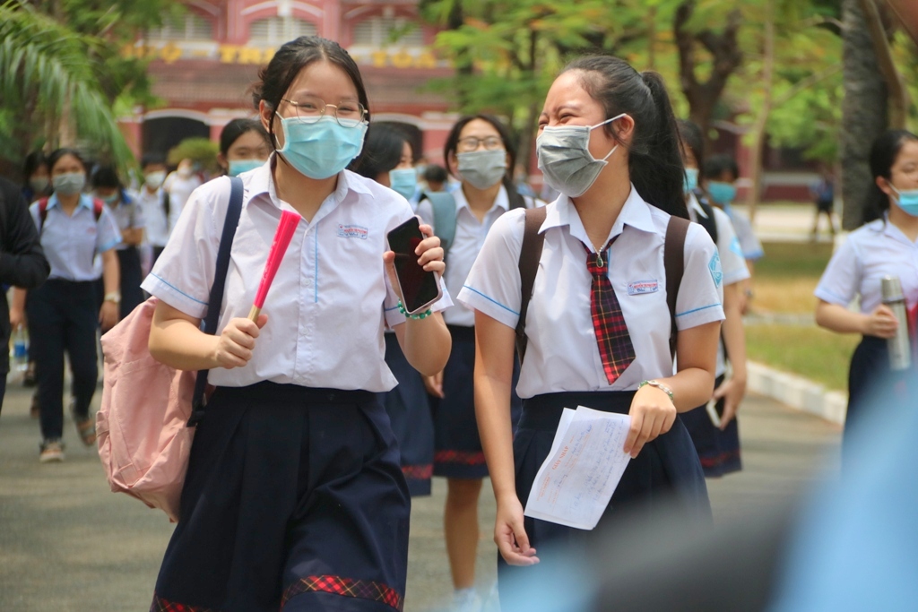 “Ngõ Huế” vào đề thi, thí sinh phấn khởi với môn thi đầu tiên