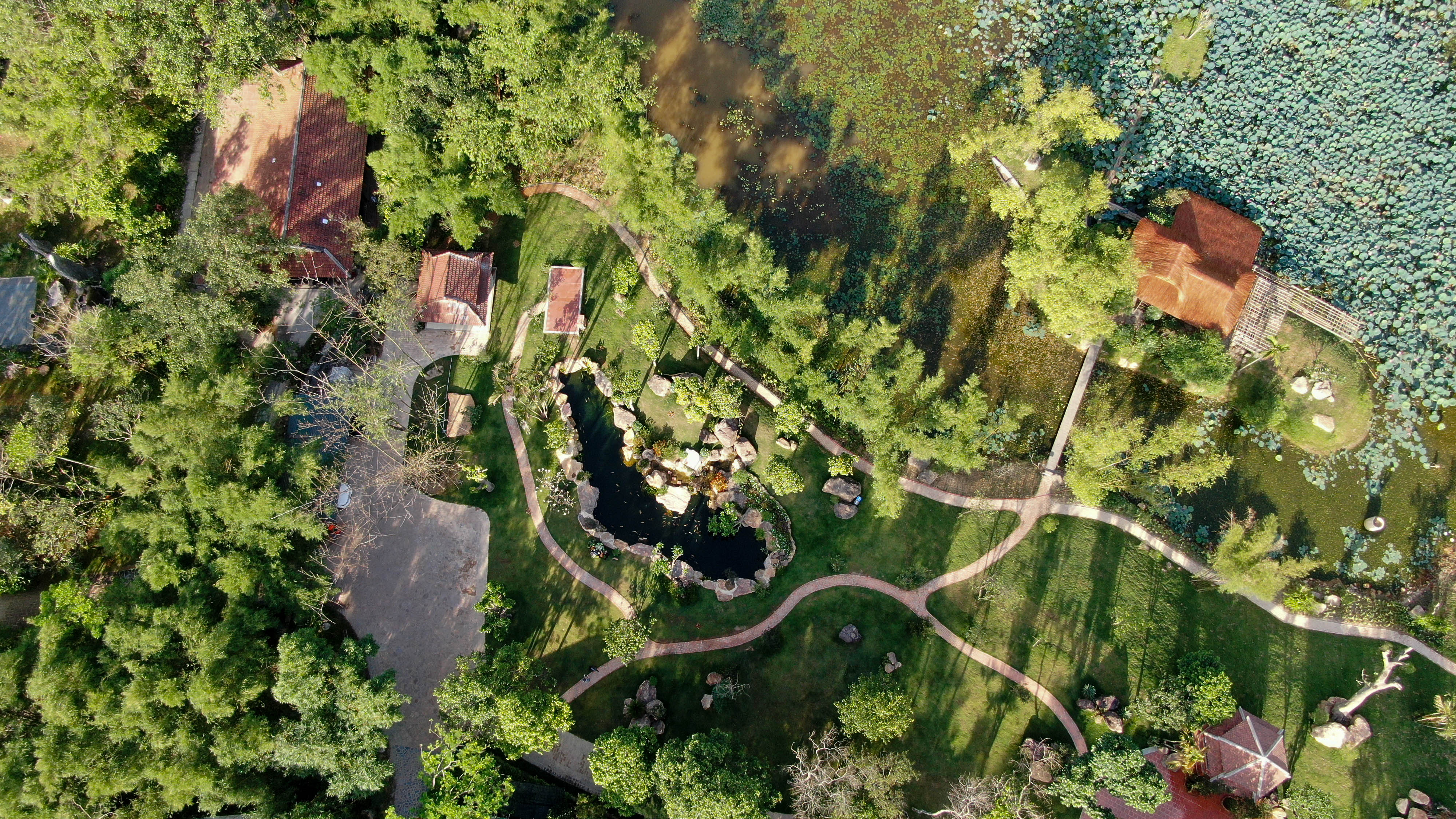 Huyen Khong Son Thuong Pagoda - A watercolor painting