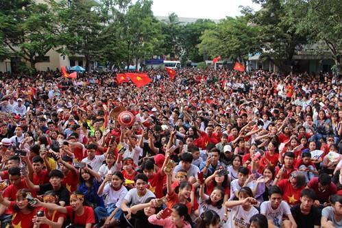 Cổ vũ bóng đá thời đại dịch