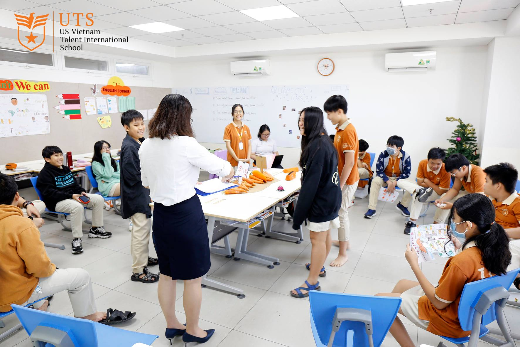 Cho con học tại trường quốc tế chỉ phí tiền có đúng không