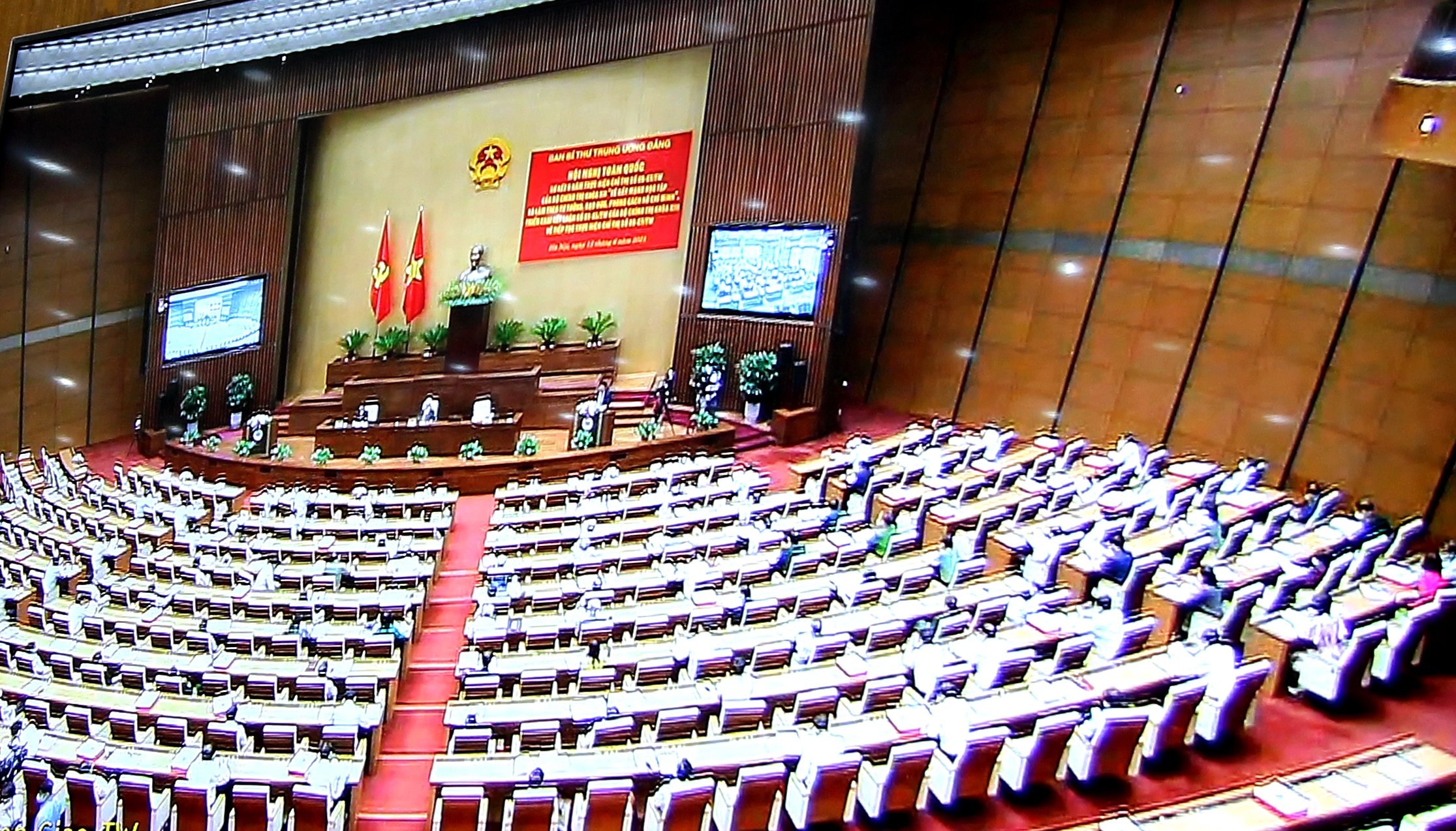 Học tập và làm theo tư tưởng, đạo đức, phong cách Hồ Chí Minh là nhiệm vụ quan trọng, thường xuyên