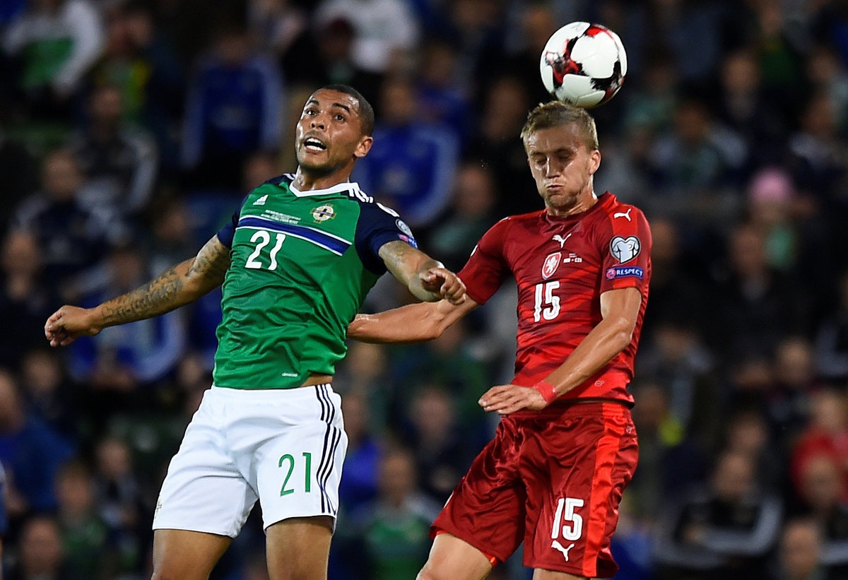 Tám lạng đấu nửa cân