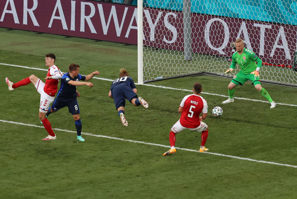 Gấu Nga hướng đến chiến thắng đầu tay