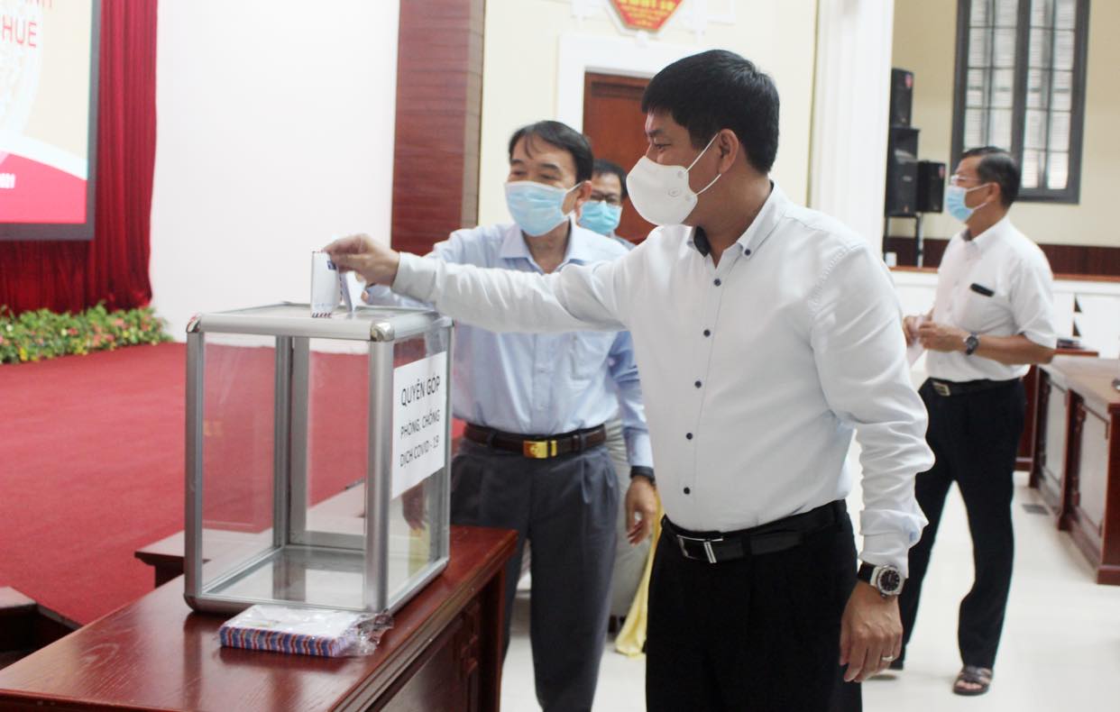 ĐH Huế vận động 500 triệu đồng ủng hộ Quỹ vắc-xin phòng, chống dịch COVID-19