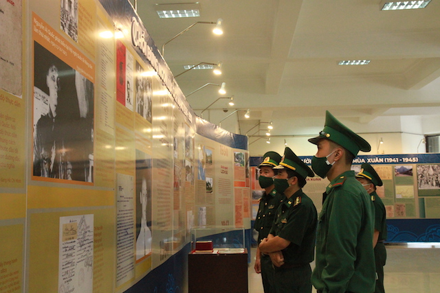 300 documents and artifacts on Uncle Ho s journey to seek ways for national salvation on display