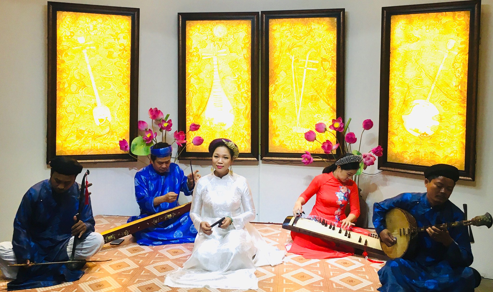 Provincial People s Committee issued a plan to review and award the titles of People s Artist and Meritorious Artist