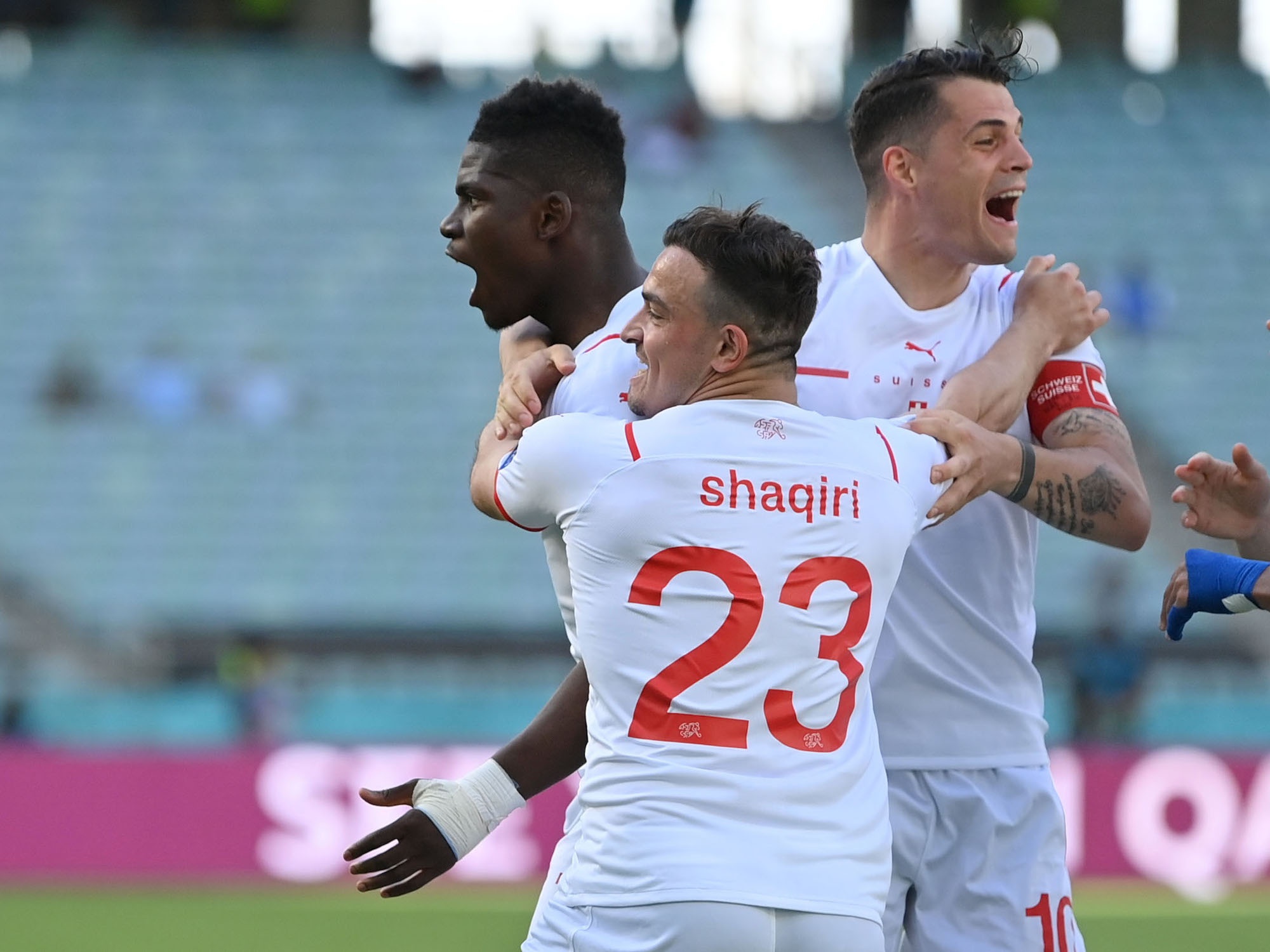 Thắng  chờ đợi