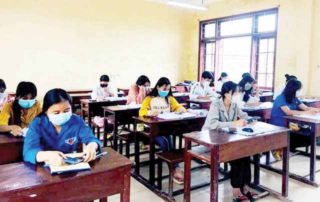 Chạy đua ôn thi trong mùa dịch