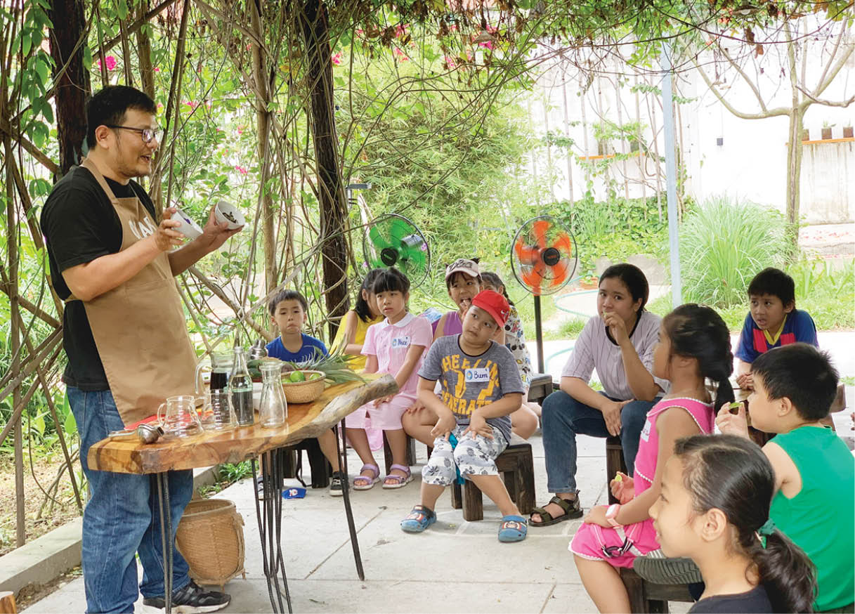 Let children “learn through playing”