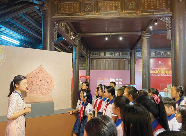 Learning history through heritage