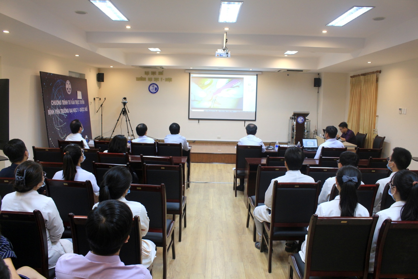 Bệnh viện Trường đại học Y - Dược Huế  Hội thảo trực tuyến Tạo hình thẩm mỹ lần thứ 3