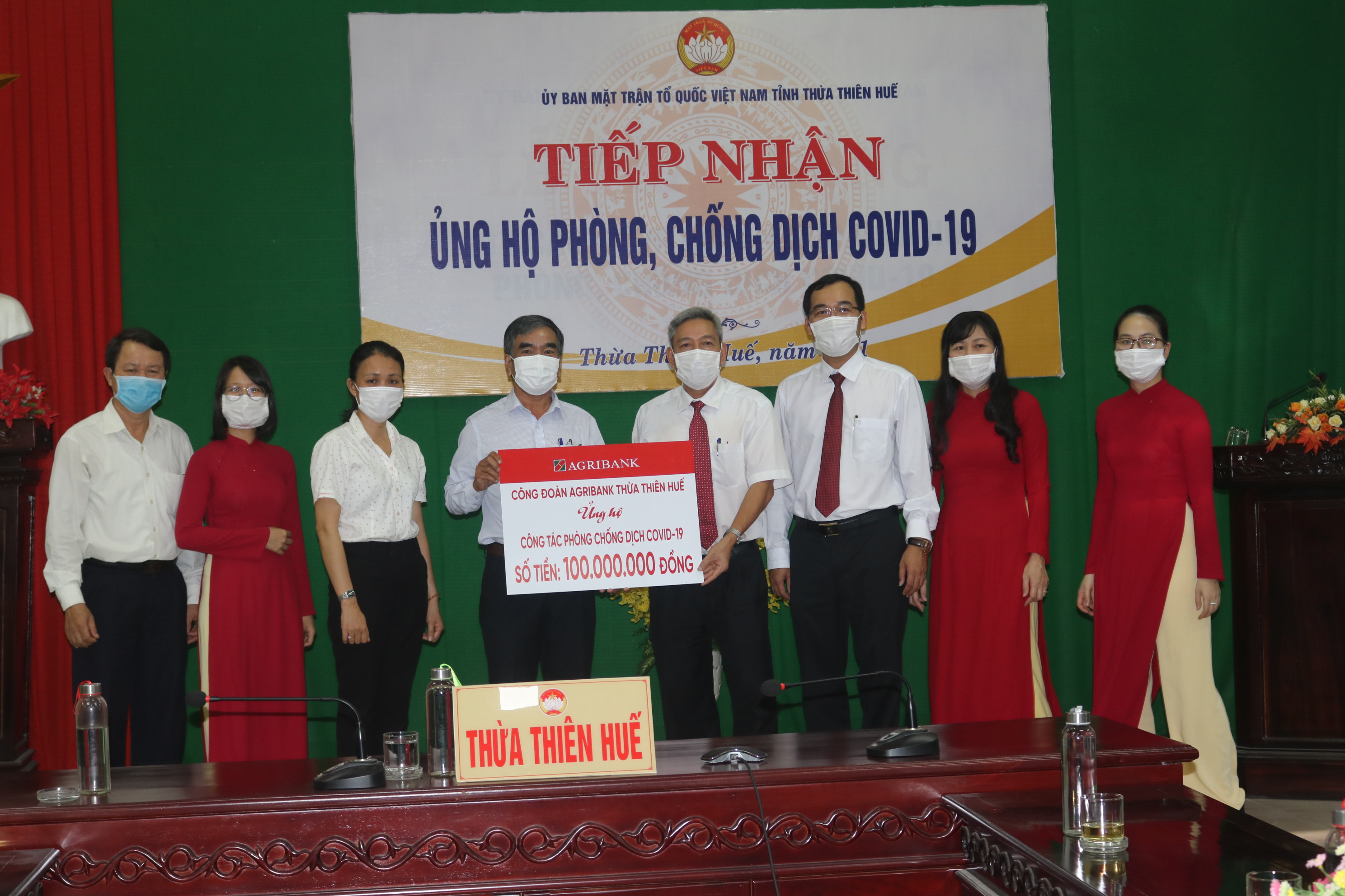 Agribank hỗ trợ 100 triệu đồng chống dịch COVID-19