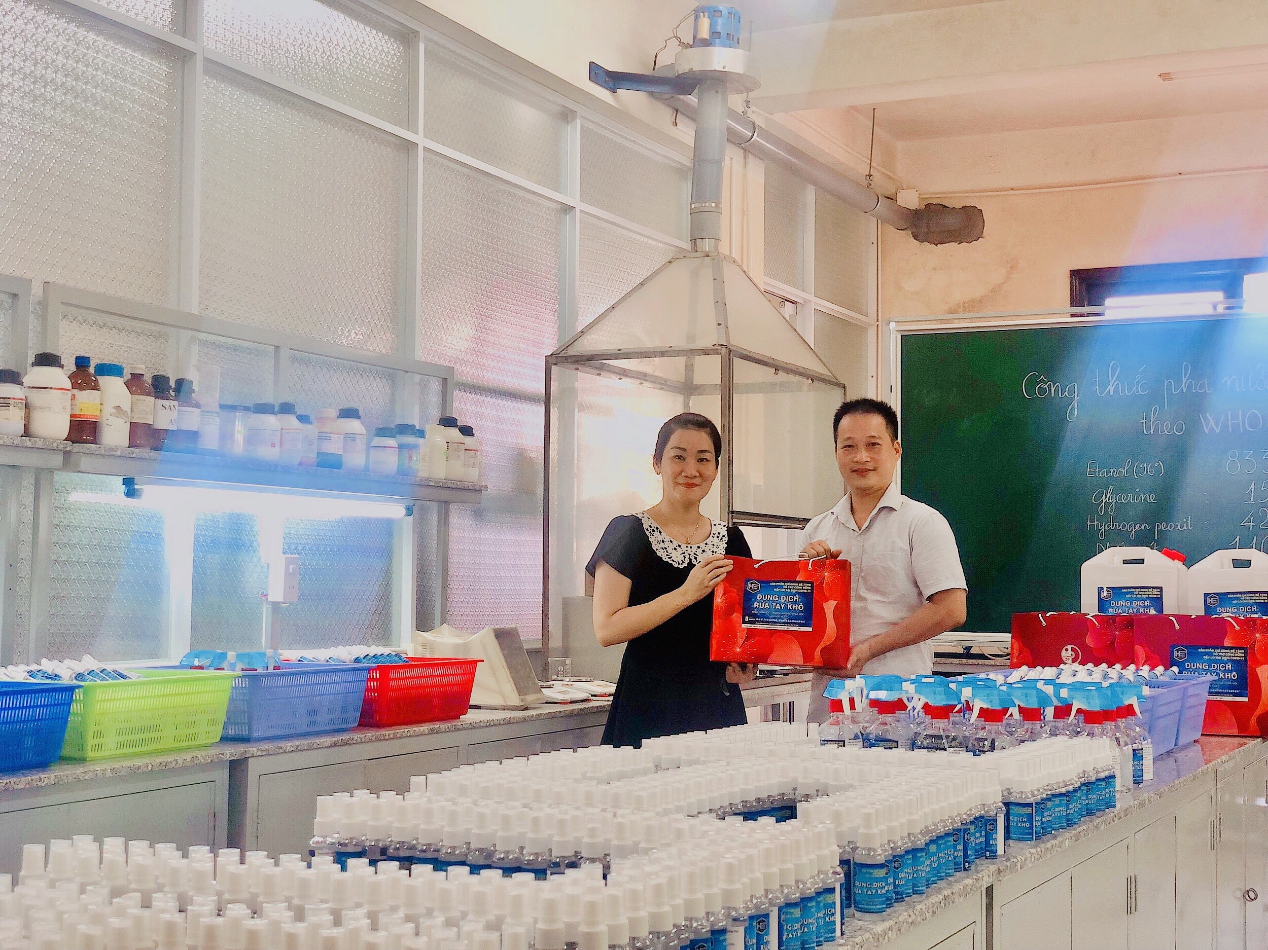 Hỗ trợ công tác phòng chống dịch COVID-19