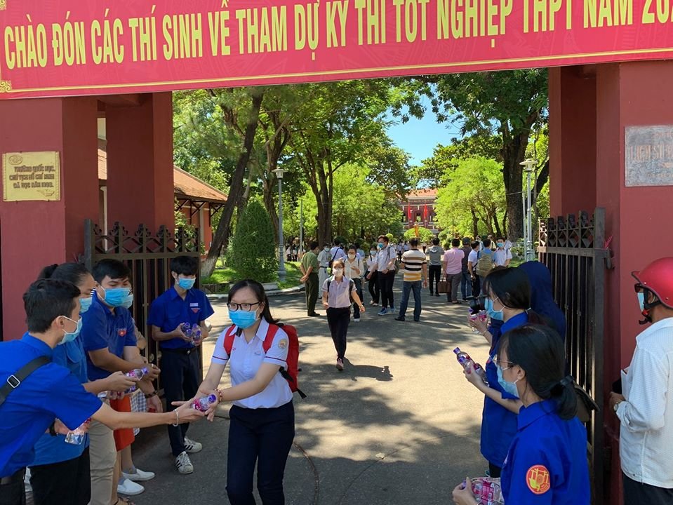 1 000 tình nguyện viên tham gia “Tiếp sức mùa thi”